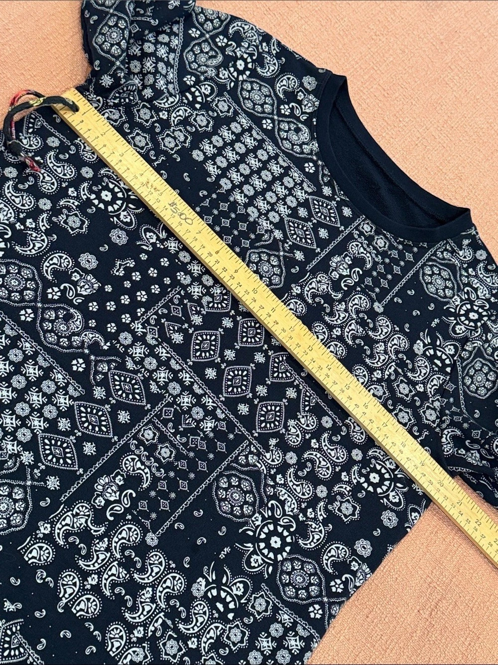 Large wm’s Paisley Print Pullover in dark navy blue & White - Picture 8 of 16